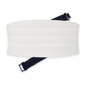 Handgemaakte klassieke witte smoking-cumberband. Volledig verstelbaar. Accessoires voor bal. Tailleband met smokingriem. Veel kleuropties beschikbaar