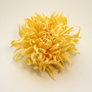 Сhrysanthemum brooch Silk flower brooch Mimi gifts image 2