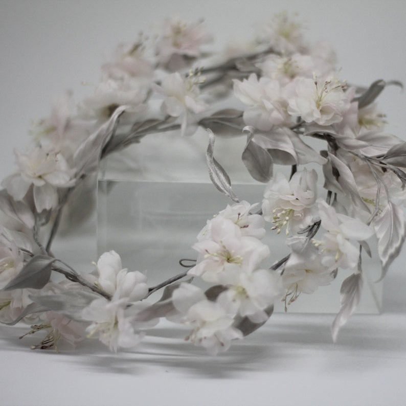 Bridal hair vine with sakura blossom for backyard wedding image 6