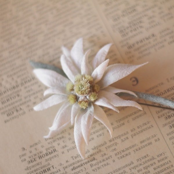 Edelweiss, boutonniere, boda rústica, dirndl