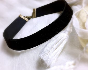 Necklace - Choker - Collier 1.6 cm gothique ras de cou en velours noir rétro vintage
