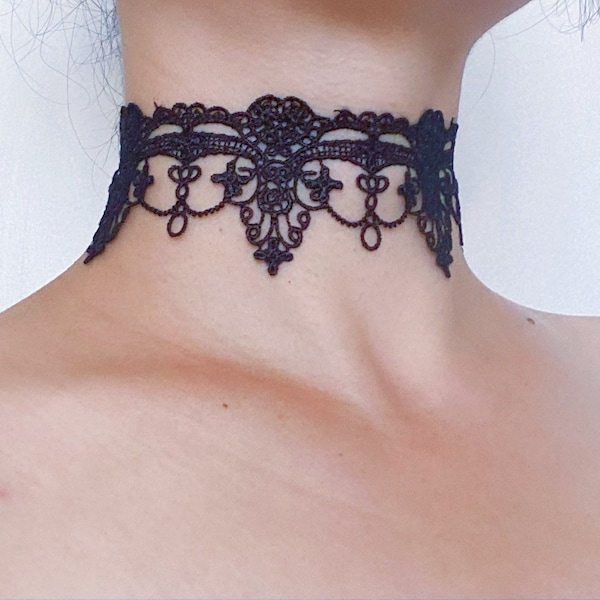 Gothic vintage black lace choker