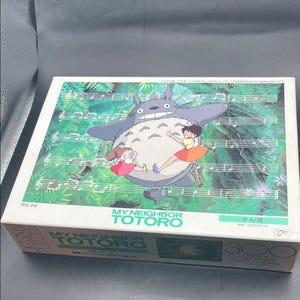 Puzzle vintage Totoro Ghibli da 300 pezzi con note musicali, prodotto in Giappone. immagine 1