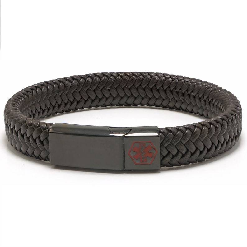 Pulsera de identificación de alerta médica con cuero suave Personalizado, cualquier grabado en la parte delantera y trasera 16 17 18 19 20 21 22 23 24cm por REDMEDID Brown & Black Clasp