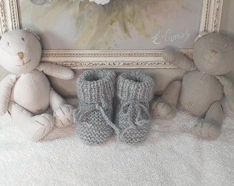 Chaussons bébé,Chaussons gris,tricot fait main,Cadeaux naissance ,Chaussons garçon