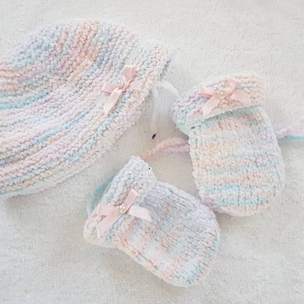 Ensemble bonnet et gants , Cadeau de naissance, Ensemble bébé, Tricoter à la main, Gants naissance fille, Bonnet naissance, Moufles bébé