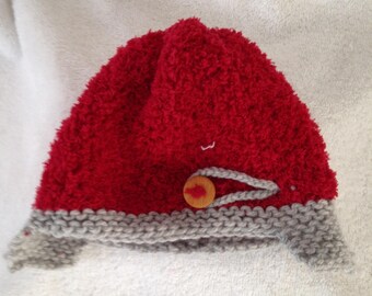 Bonnet a oreillette couleur rouge / gris