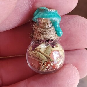 Mini Spell Bottles, Spell for Peace, Witchy Gifts, Witchy Decor, Witch gift for her, Witchcraft Gifts, housewarming, pagan altar, spell jar