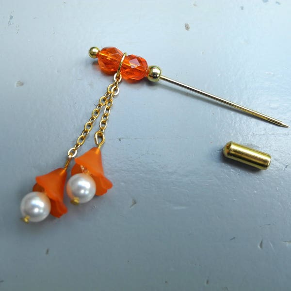 BROCHE fibule dorée, perles de bohème et fleurs orange et nacre