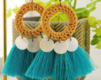 3 BOUCLES/rotin pom poms or flowers