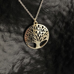 Chain necklace and tree of life pendant
