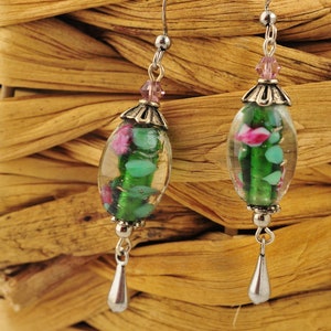 BOUCLES d'oreilles verre, fleurs et cristal image 2