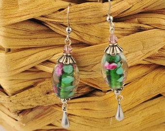 BOUCLES d'oreilles verre, fleurs et cristal