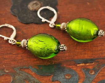 BOUCLES of green Indian pearls earrings