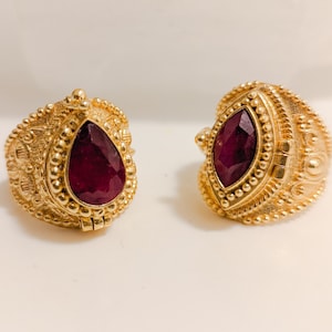 Rani Ruby Poison Ring Secret Opening Compartment Tear Drop or Diamond ESHQROCK CRIMSON - Size 7 22k Gold Plated