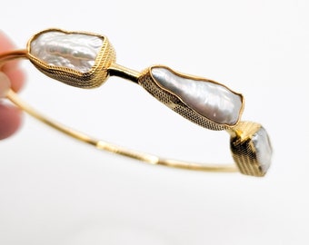 Freshwater Pearl Biwa Enso Bangle Bracelet ESHQROCK DARYA - 22k Gold Plated Brass
