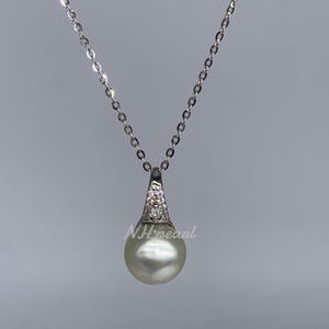 White South Sea Pearl Pendant Necklace: S925 Sterling Silver, Cubic Zirconia