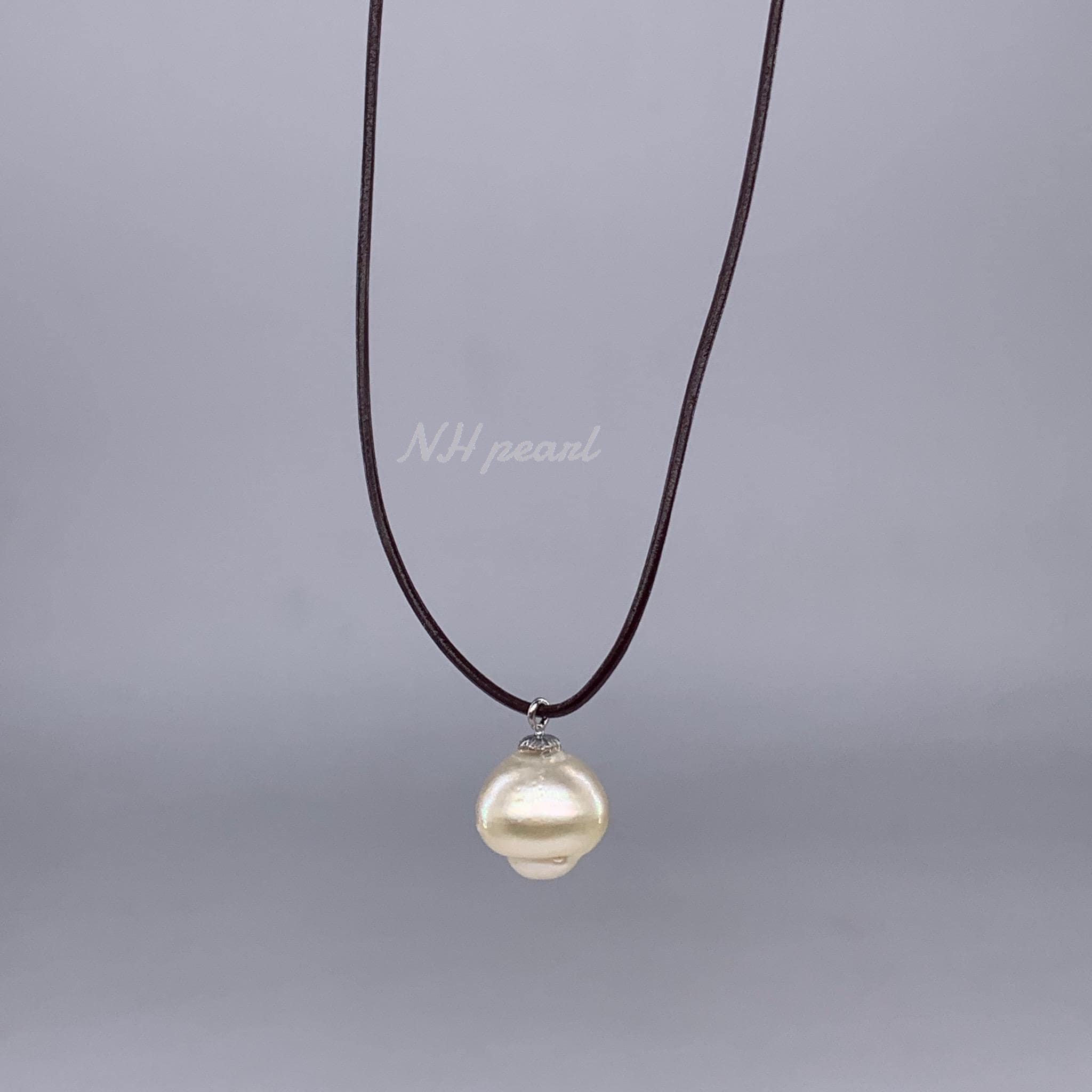 White South Sea Pearl Pendant Necklace Waxed Cow Leather Cord +
