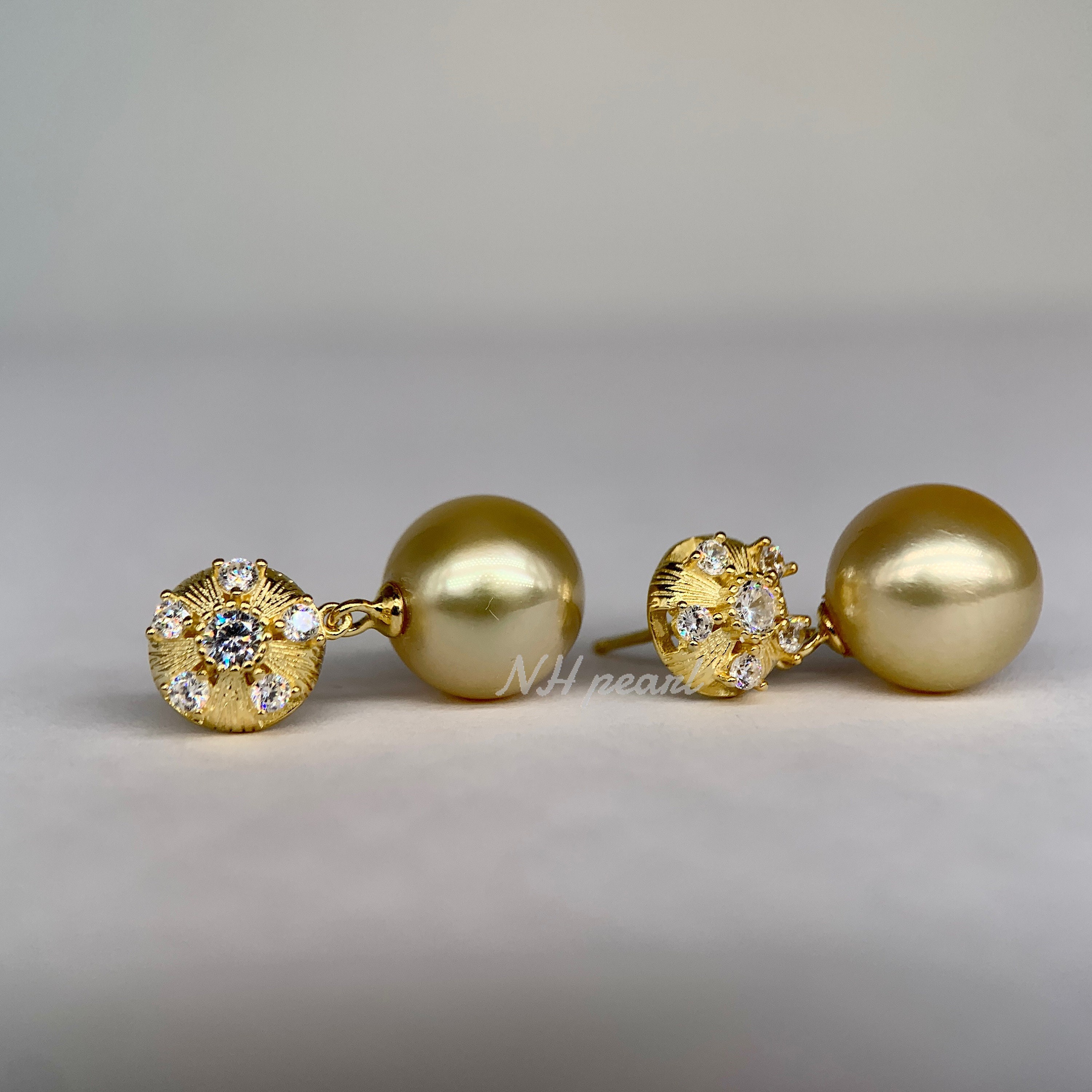 Gold South Sea Pearl Earring image
