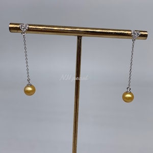 White south sea pearl earring. S925 sterling silver contemporary earring. Seawater pearl. Natural pearl earring with gold plated