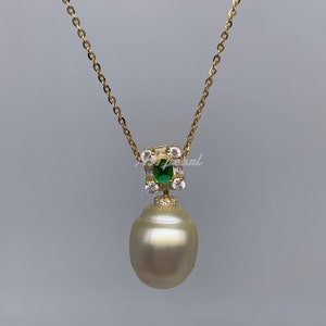 Gold  south sea pearl pendant necklace