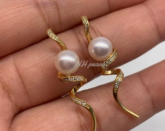 South Sea Pearl Earrings: S925 Yellow Gold Plated Studs, 7.4mm