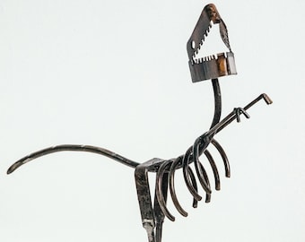 Escultura T-Rex forjada a mano de 11 pulgadas. Alto por 11.5 en Largo Gran Dinosaurio Regalo y Decoración con envío GRATIS!!