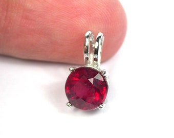 3.50 ct Natural red ruby pendant sterling silver.