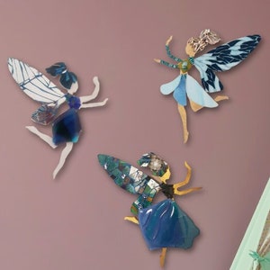 Fées Bleues au choix, en mosaïque verre vitrail, fondu à suspendre ou à poser, décoration en mosaïque. image 1