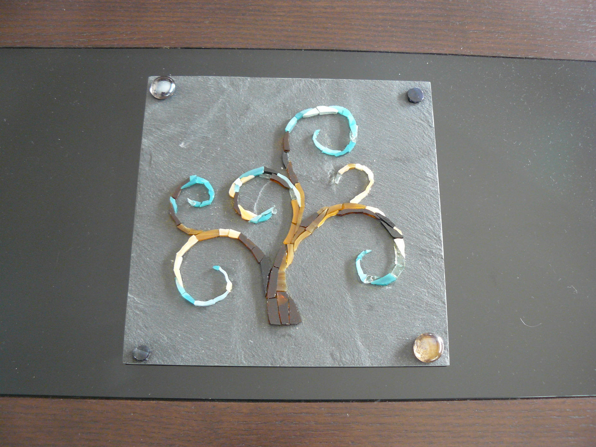 Tableau en Mosaïque et Verre Personnalisable - L'arbre de Vie Mosaïque Coloré sur Ardoise