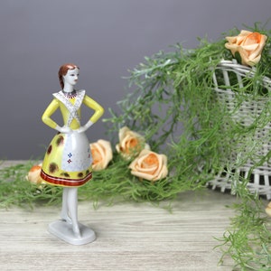 Vintage Hungarian Hollohaza porcelain folk girl dancer, Woman figurine from the &#39;60s, stamped, handpainted, Made In Hungary