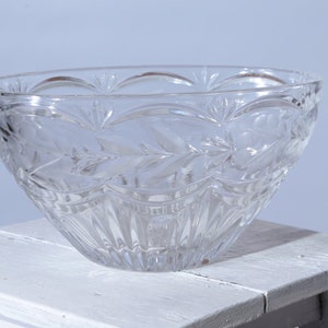 Vintage Glass bowl, crystal fruit bowl, compote dish, punch bowl, shiny vintage decor, chateau chic table decor