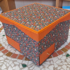 SQUARE BOX with drawers and double bottom