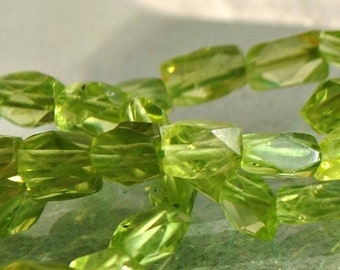 Peridot Faceted cushion nugget beads 6-7 mm - 8 cm