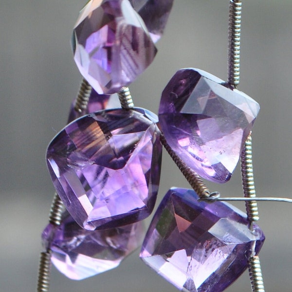 Amethyste violette briolettes  facettes 12 mm - 2 pierres