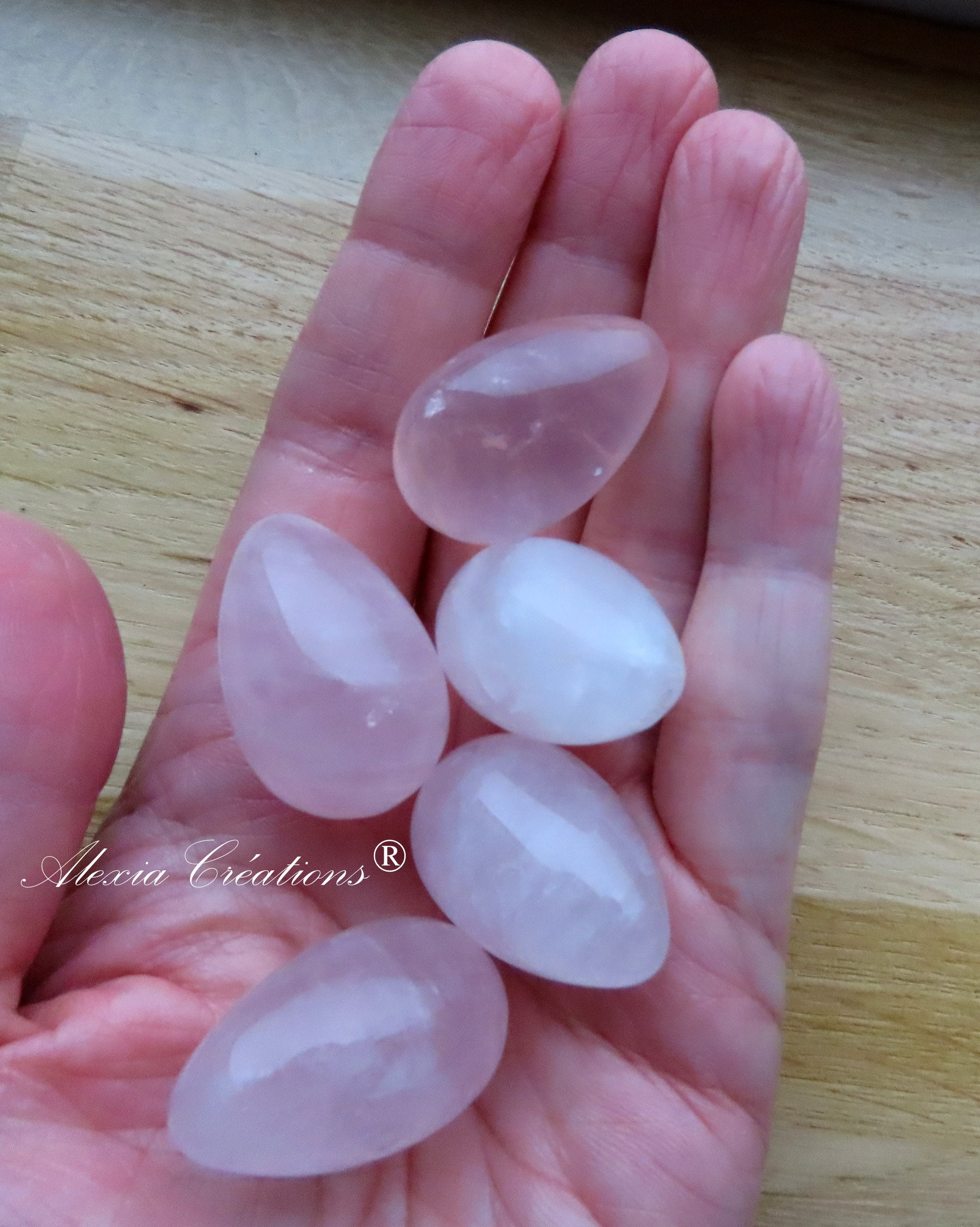 Oeuf en Quartz Rose Pierre Naturelle Non Teintée et Percée