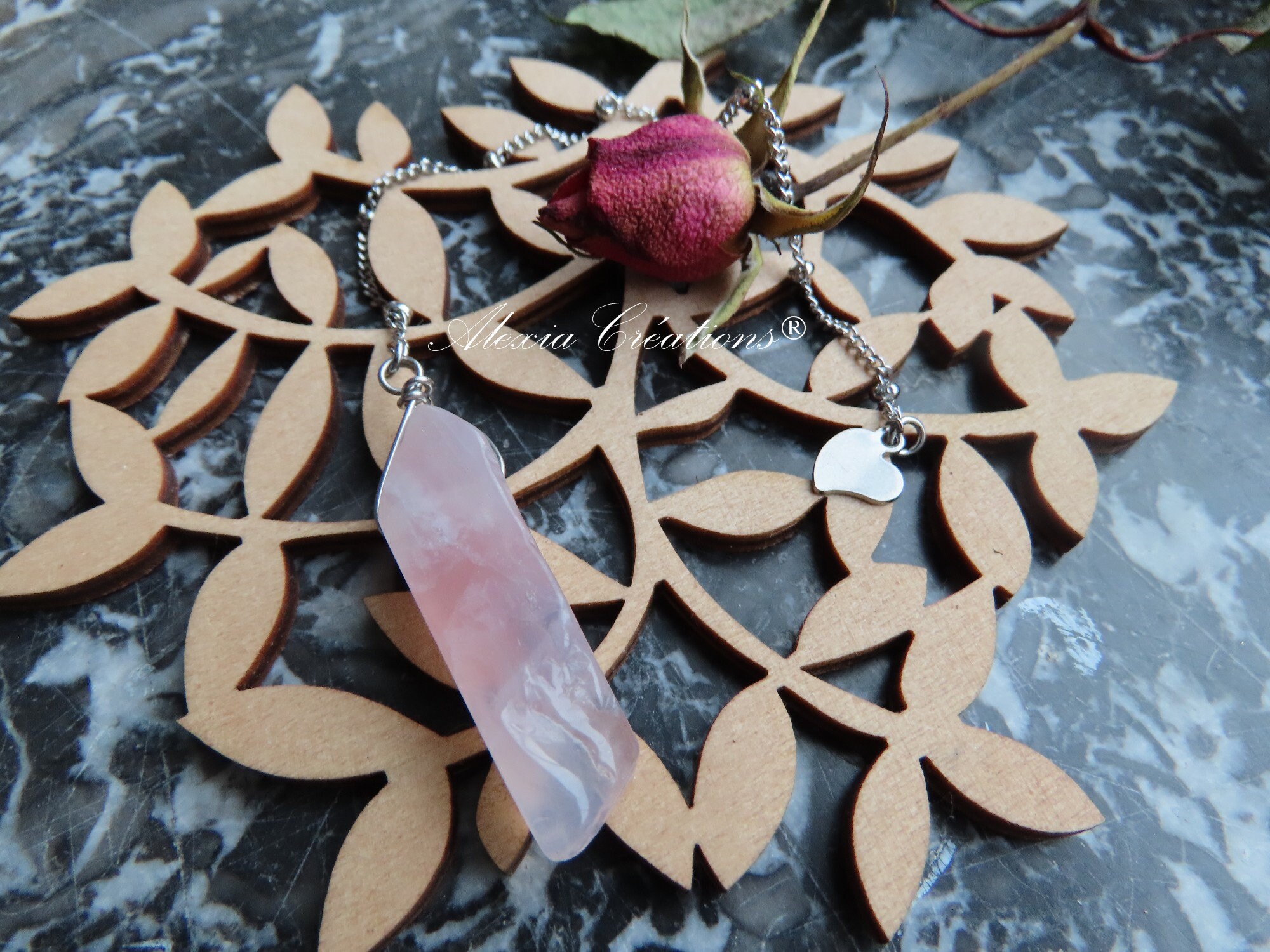 Pendule de Radiesthésie avec Pointe en Quartz Rose