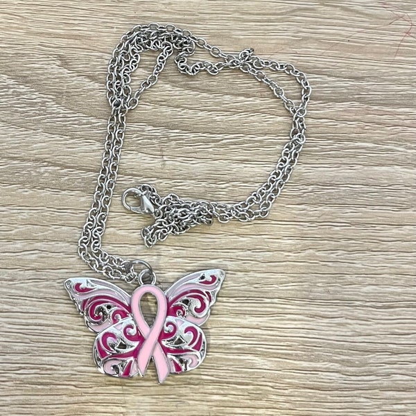 Collier Octobre Rose lutte contre le cancer du sein papillon et ruban rose