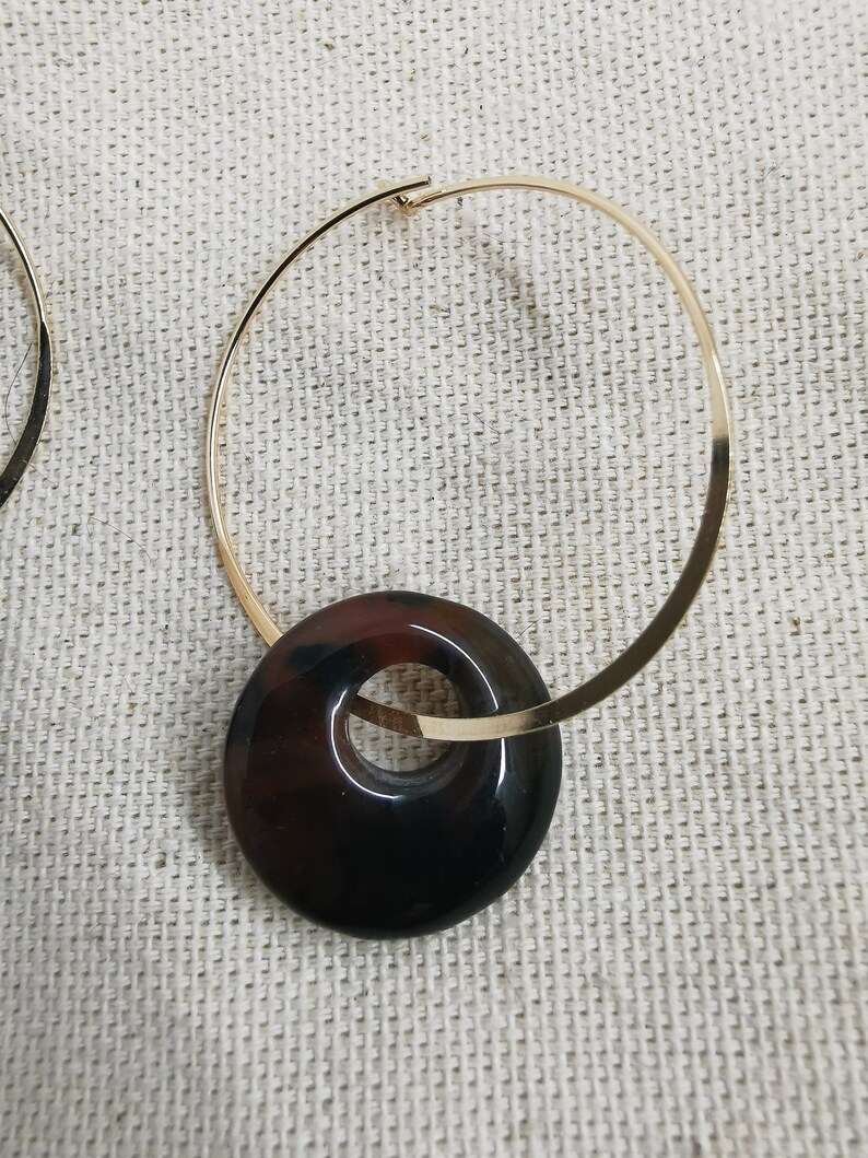Boucles d'oreilles Cléo créoles en gold Filled et donut en pierre naturelle image 7