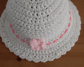 Chapeau de bébé fait main au crochet