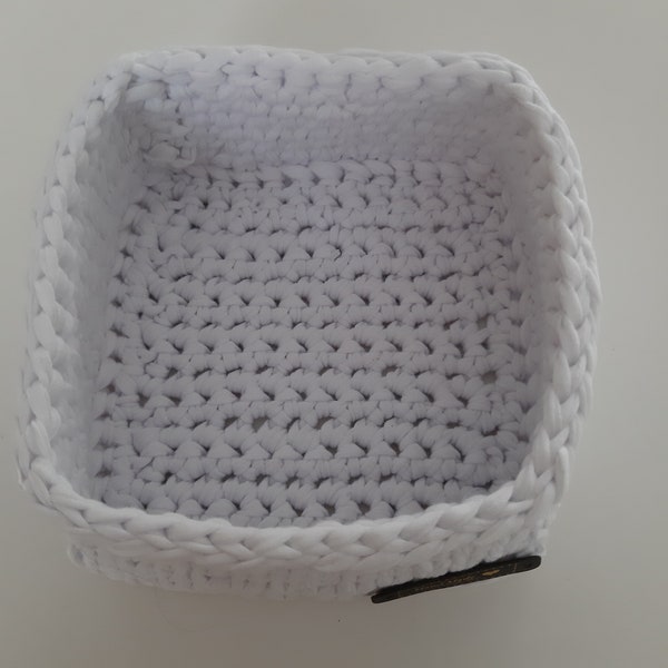 Panier carré au crochet fait main