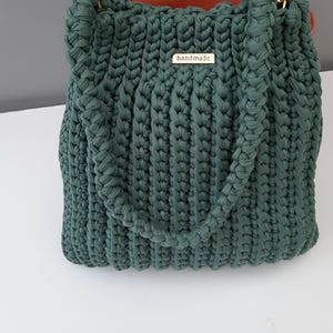 Beau sac fait main au crochet pour les fêtes