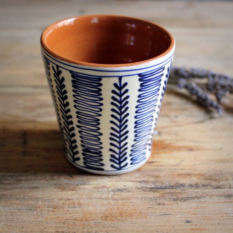 Set de 2 tasses en céramique artisanales blanches ou bleues Epi image 3