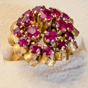 Vintage 1960-tals haremring 14k massivt gult guld naturlig rubin bandring