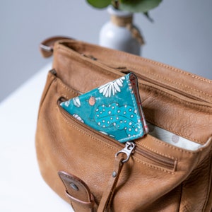Porte cartes vert émeraude à fleurs