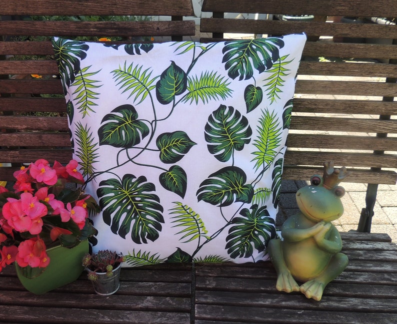 Reversible cushion cover leaf mix uni with zipper