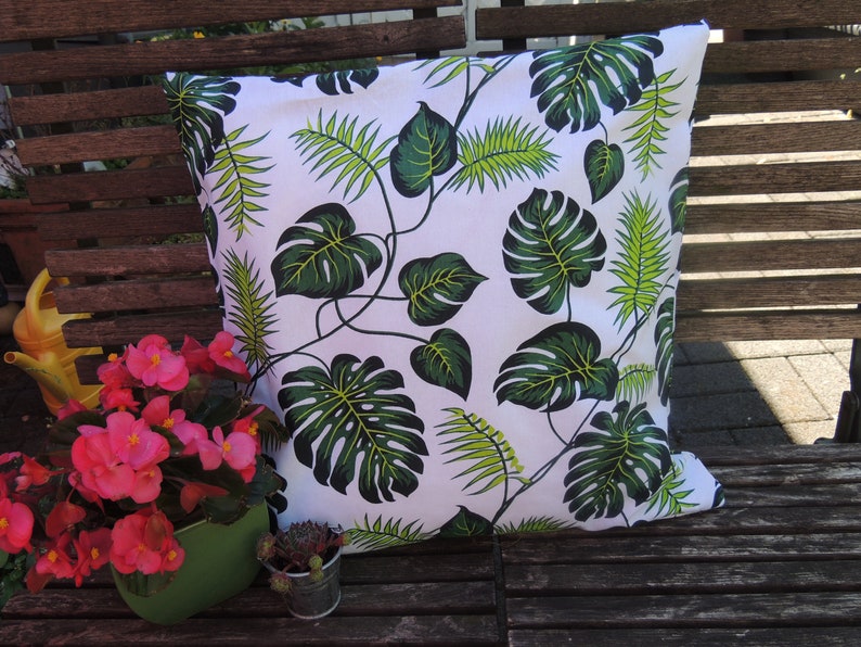 Reversible cushion cover leaf mix uni with zipper