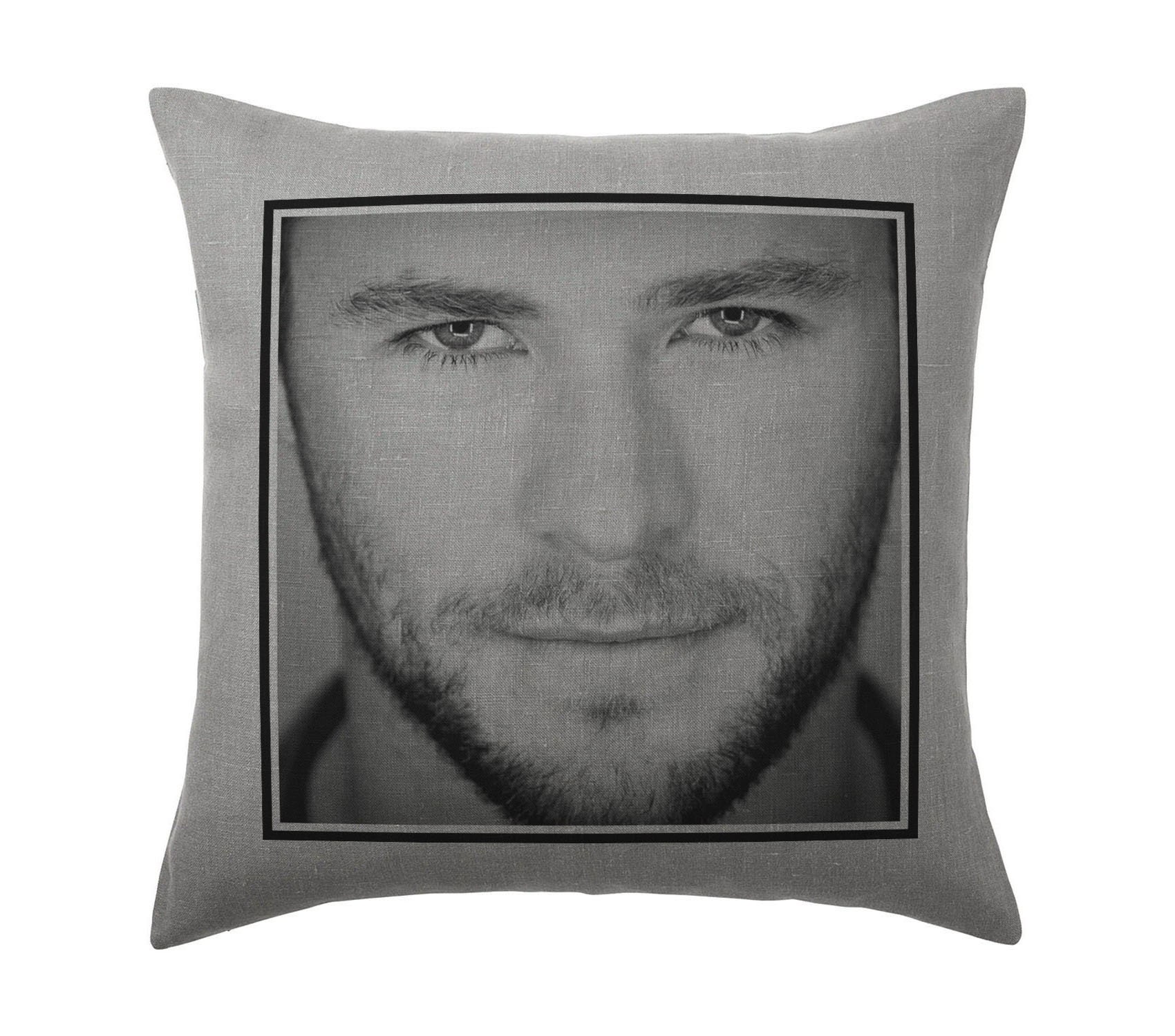 chris hemsworth pillow case