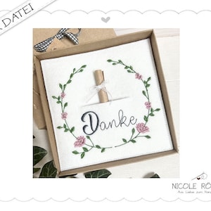 Archivo de bordado ITH 18x13 "Gracias con corona de flores rosas" para cajas de regalo, tarjetas, vales... colegio, guardería, despedida...