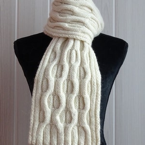 Easy cable knit scarf pattern